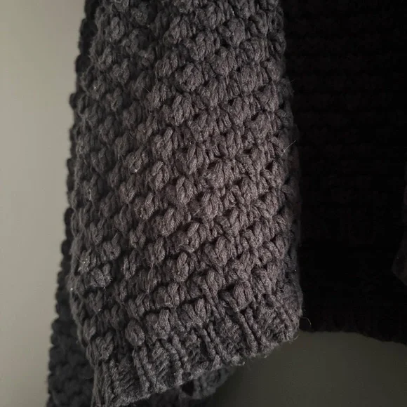 Cropped black sweater - Picture 3 of 5